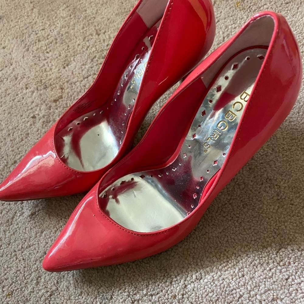 BCBG  Girls pump
